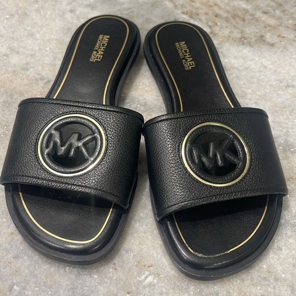 Michael Kors Black Deanna Cutout Slide Sandals - Picture 4 of 6
